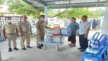 ท่านนายอำเภอบ้านผือ พร้อมท่านนายกเทศมนตรีตำบลกลางใหญ่ สมาชิกสภา ทต.กลางใหญ่ ออกเยี่ยมให้กำลังใจบ้านถูกไฟไหม้